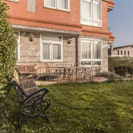 Apartment Flat With 160 M Of Garden, Sea Views Bilbao-getxo