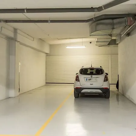 Flat With 160 M Of Garden, Sea Views Bilbao-getxo アパート ゲチョ