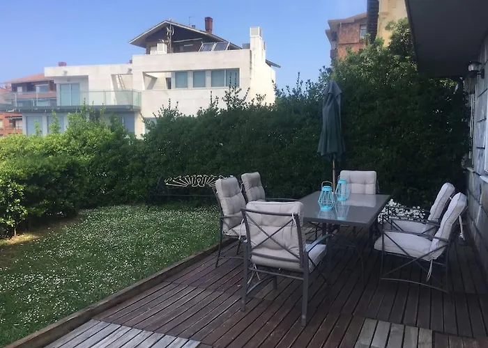 Flat With 160 M Of Garden, Sea Views Bilbao-getxo Lägenhet Getxo