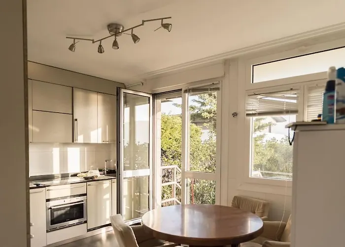 Lägenhet Flat With 160 M Of Garden, Sea Views Bilbao-getxo