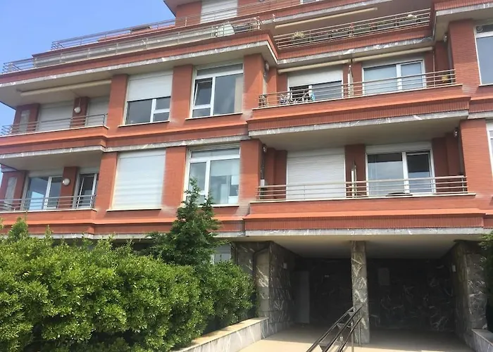 Flat With 160 M Of Garden, Sea Views Bilbao-getxo Lägenhet *