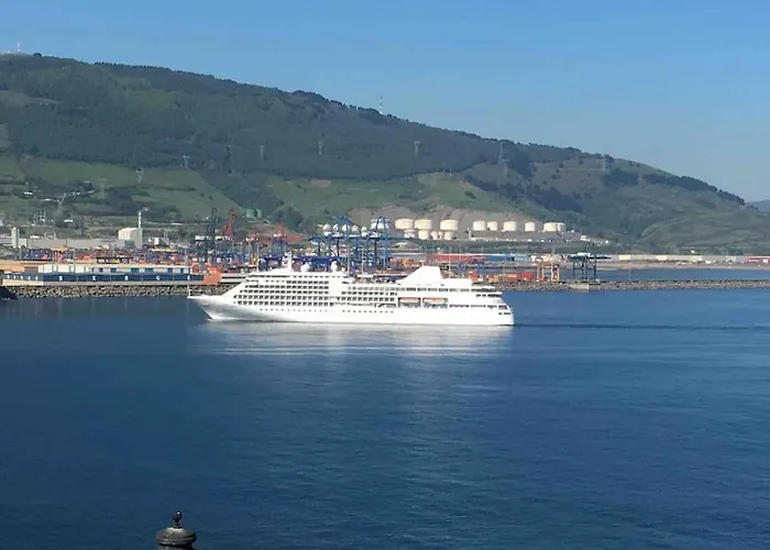 Flat With 160 M Of Garden, Sea Views Bilbao-getxo *
